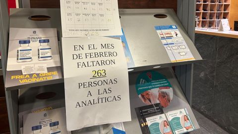 La Casa del Mar de A Corua ha colocado unos carteles que informan sobre el elevado nmero de personas que no acuden a las citas de extraccin de sangre. 