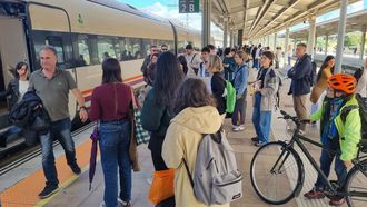 La estacin de Santiago registr las colas habituales de los viernes