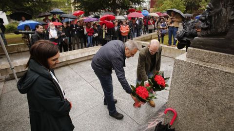 Homenaje ante el busto del Pablo Iglesias en Ourense.
