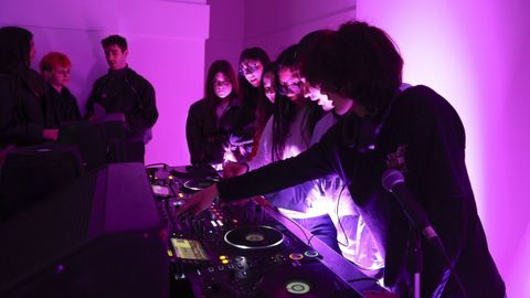 Aula DJ organizada polo IES Xelm�rez 1 de Santiago