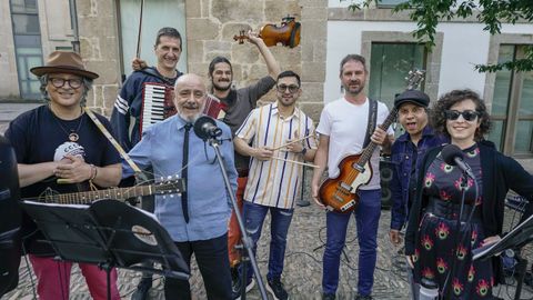 La Orquesta Cocoliches est� formada por m�sicos de todo el mundo