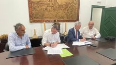 Representantes del Concello de Ponteceso y del Arzobispado de Santiago firmaron un convenio para la cesi&oacute;n de la casa rectoral de Corme.