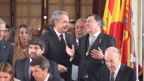 El expresidente Jos Luis Rodrguez Zapatero a la salida tras el acto de jura de la Constitucin ante las Cortes Generales, en el Congreso de los Diputados