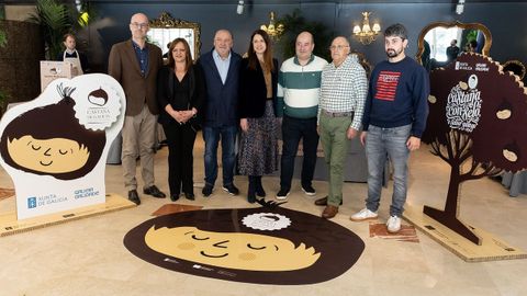 La conselleira de Medio Rural, en el centro, particip ayer en las jornadas sobre la castaa