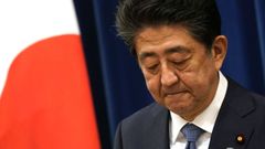 Shinzo Abe en la rueda de prensa en la que anunci� su renuncia como primer ministro