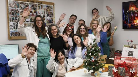 Parte del equipo de urgencias del Complexo Hospitalario Universitario de Ferrol.