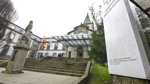 Entrada del Hospital Provincial de Pontevedra, uno de los dos centros del CHOP