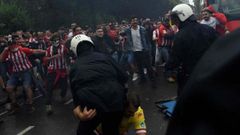 Carga de la polica durante un derby Sporting-Real Oviedo