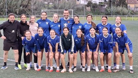 Las jugadoras que formaban el equipo cadete del Sárdoma, este viernes en la ETEA.
