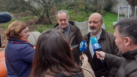 Jos Antonio Quiroga y Francisco Fumega en la zona donde la Hidrogrfica realiza las obras