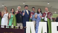 Desfiles, nombramientos y mucho vino en la fiesta de Mea�o
