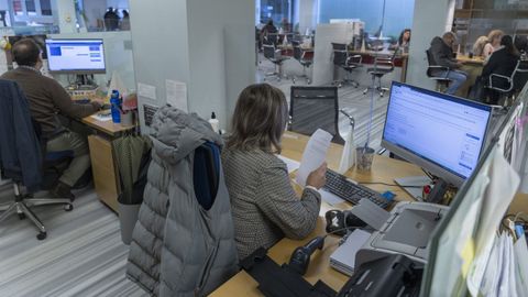 Los funcionarios, en la foto el rexistro de la Xunta en San Caetano, Santiago, pueden optar por la sanidad p�blica o por una mutua