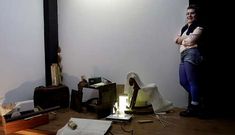 A artista cruce�a Carlota Salgado nunha das s�as mostras celebradas en A Coru�a. 