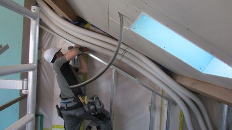 Construcción de una vivienda denominada «pasiva», que multiplica la eficiencia energética limitando los consumos