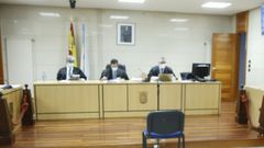 Magistrados de la secci�n compostelana de la Audiencia Provincial durante la celebraci�n de un juicio 