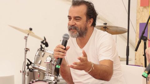 Feijoo, durante a s�a participaci�n no 2025 na Praza dos Libros de Carballo 
