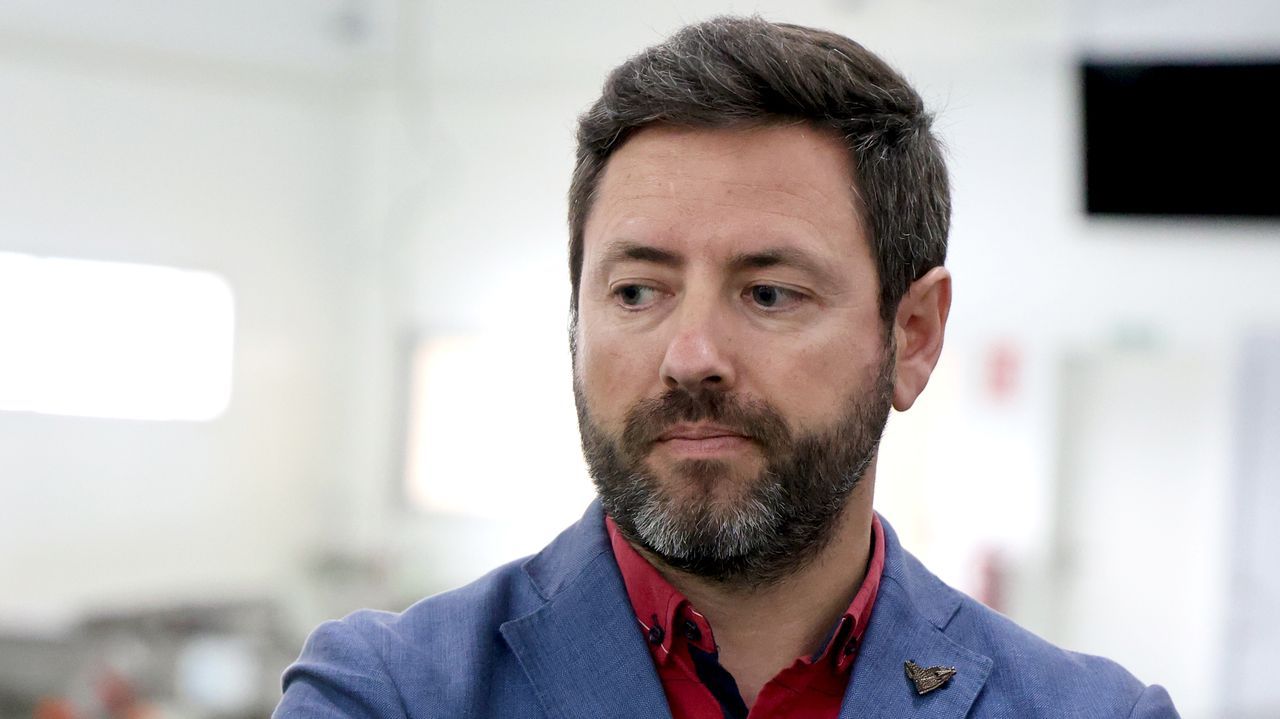 El cuatripartito se compromete a resolver el problema de fecales en Castrelo