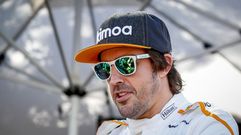  El piloto espa�ol Fernando Alonso del equipo McLaren posa antes del Gran Premio de Australia de la F�rmula Uno 2018, en el Albert Park Circuit en Melbourne, (Australia)