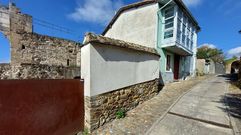 Las edificaciones anexas a la muralla de Monforte