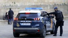 Una patrulla de la Polic�a Nacional en el entorno de la Catedral de Santiago