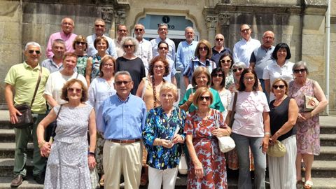 El encuentro reuni&oacute; a antiguos compa&ntilde;eros de estudios y docentes vinculados a la primera promoci&oacute;n que inici&oacute; el BUP en Tui en 1975.