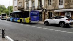 Las carencias del transporte urbano y del sector del taxi por la falta de m�s veh�culos se resolver�n pr�cticamente a la par.