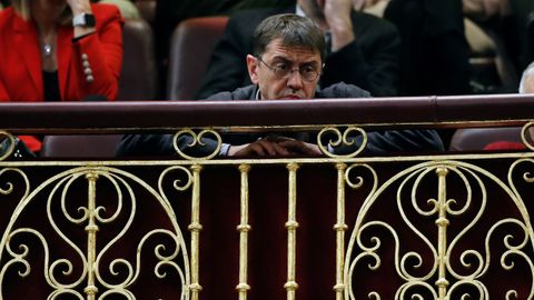 Juan Carlos Monedero, fundador de Podemos, sigue la sesin desde la tribuna de invitados