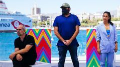 Calparsoro, entre Lu�s Tosar y Carolina Yuste, en el Festival de M�laga