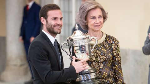 Juan Mata y la reina Sofa