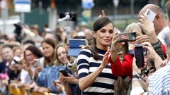 La reina Letizia, en la apertura del curso escolar en el CEIP do Cami�o Ingl�s de Sig�eiro, Oroso