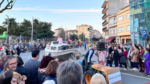 La lancha que repartía «fariña» a su llegada a la Compañía