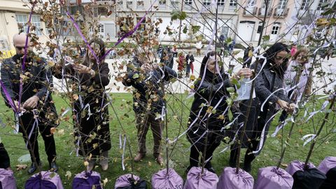 Acto contra la violencia machista celebrado este jueves en Lugo, organizado por el Concello y por la asociacin Corazns Artesns.