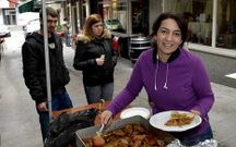 La calle de la Pena fue el centro neur�lgico del cochinillo.