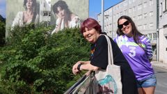 Lolita y Ux�a viven en el edificio de �As Mouras�. 
