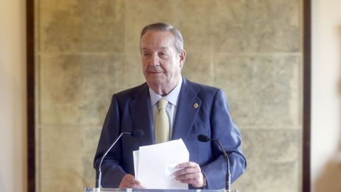 Santiago Rey Fernndez-Latorre, pronunciando su discurso