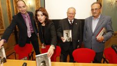 Xes�s Alonso Montero y Xos� Luis Franco Grande durante la presentaci�n del libro sobre Valent�n Paz Andrade