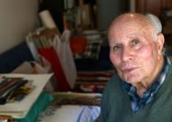 O artista tenta volver � rutina creativa despois de tres meses afastado por unha enfermidade. 