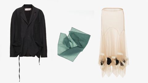 La blazer de traje, el pa�uelo de cuadro vichy y la falda de tul