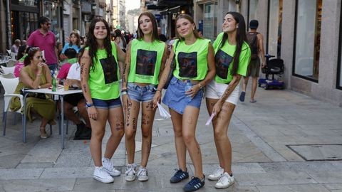 Los vecinos de O Carballiño no se dejaron acobardar por el calor y sacaron sus diseños a la calle