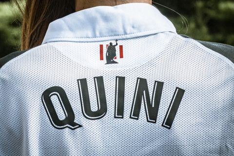 Detalles cuello equipaci�n Sporting