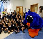 La mascota Kosquillas anim� la apertura del centro.