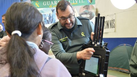 Despliegue de la Guardia Civil en Pontedeume. 
