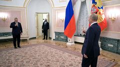 Vladimir Putin brinda con el primer ministro hngaro, Vktor Orbn.