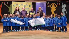 Los m�s peque�os hicieron la entrega a los representantes del Banco de Alimentos de Ourense 