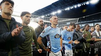 Los futbolistas del Celta, muy afectados tras caer ante el Friburgo en cuartos de Europa League.