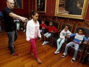 Edad, sexo o raza no tienen demasiada importancia cuando el objetivo es pasar unas vacaciones en paz intercambiando juegos y experiencias.