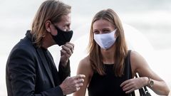 El realizador, Sharunas Bartas (i), posa junto a la ayudante de direcci�n, Alina Lukosevic, antes de presentar su pel�cula  Sutemosa/In the dusk 