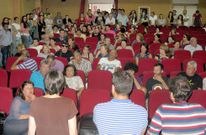 Numerosas personas asistieron a la reuni�n celebrada en la casa de la cultura a instancias de la alcald�a. 