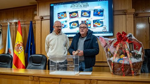 El alcalde de Xinzo de Limia, Amador D�az, y el concejal de Promoci�n Econ�mica, Ricardo Sieiro