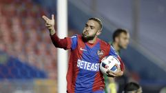 Roger celebra un gol con el Levante